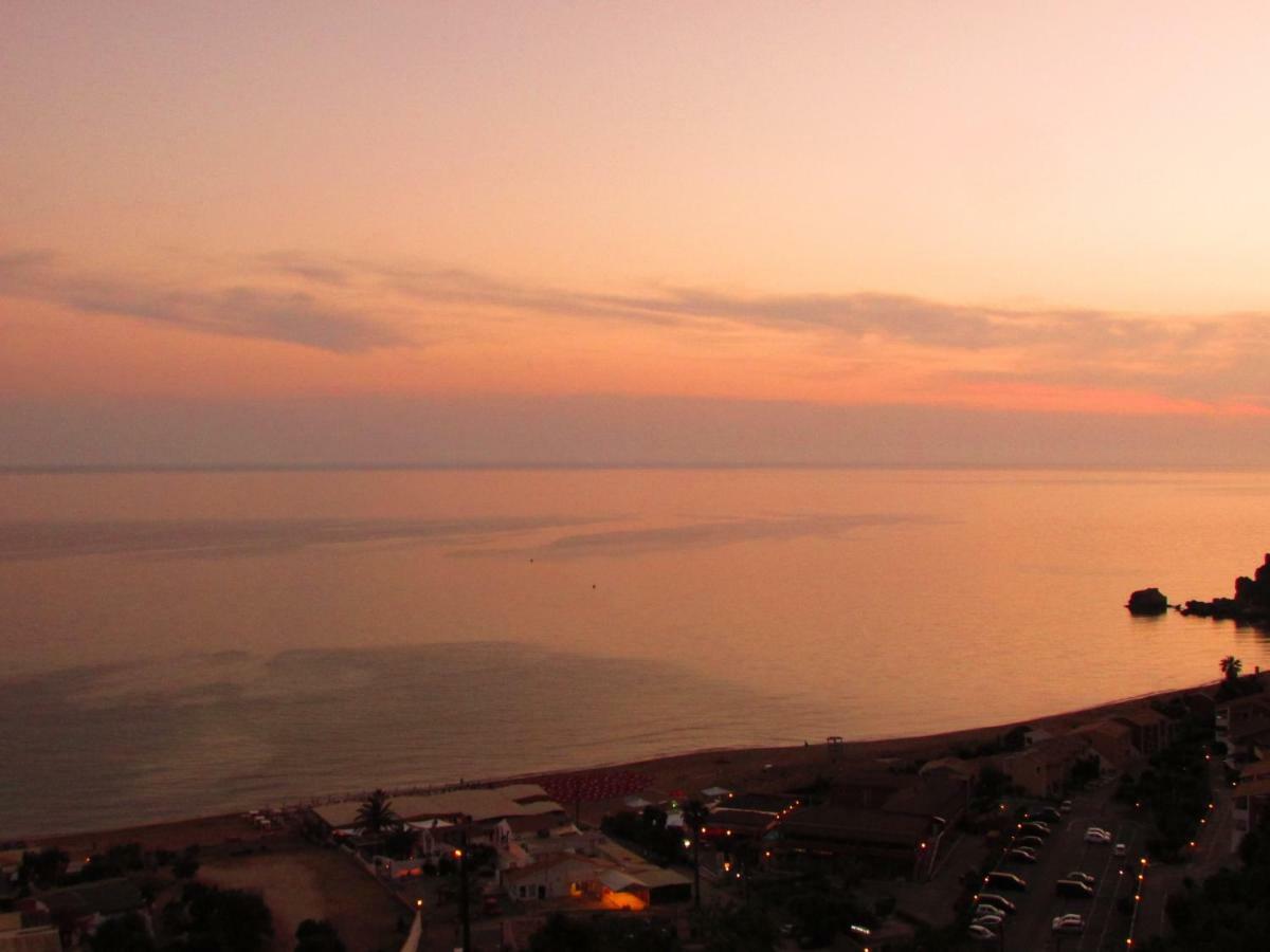 Kallopsia - Glifada Beach Menigos Resort By New Era Εξωτερικό φωτογραφία